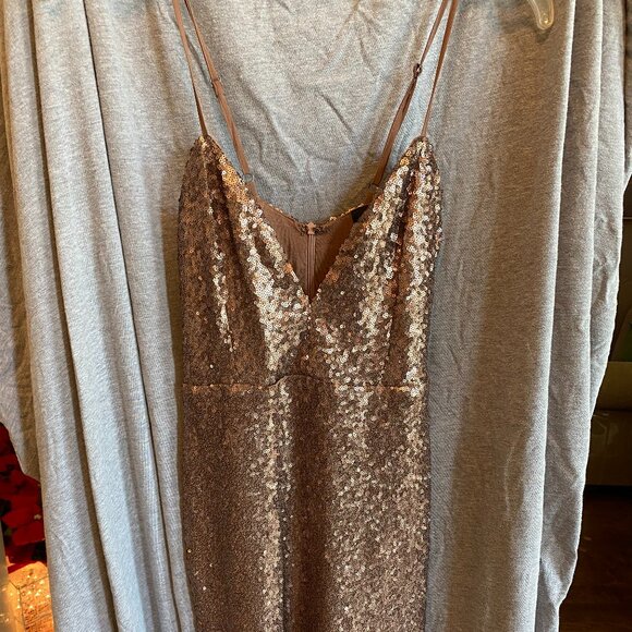 Lulus Dresses & Skirts - Lulus Sequin Mini Dress Small Retro Gold Bodycon V-Neck Sexy Cocktail Party SMAL